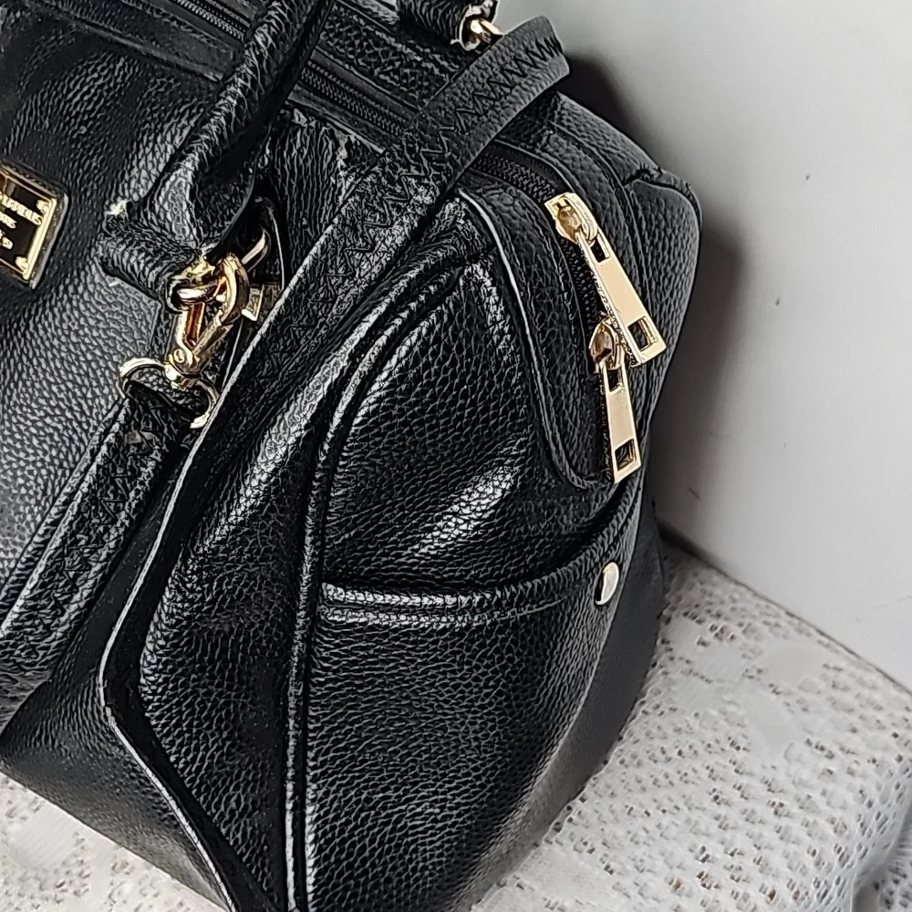 Ted Lapidus Paris leather black shoulder bag handbag includes coin purse